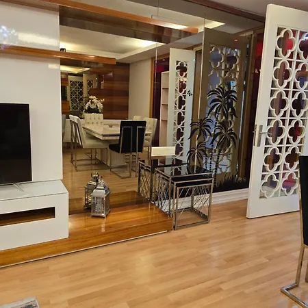 Aile Icin Uygun Bueyuek Merkezi Διαμέρισμα